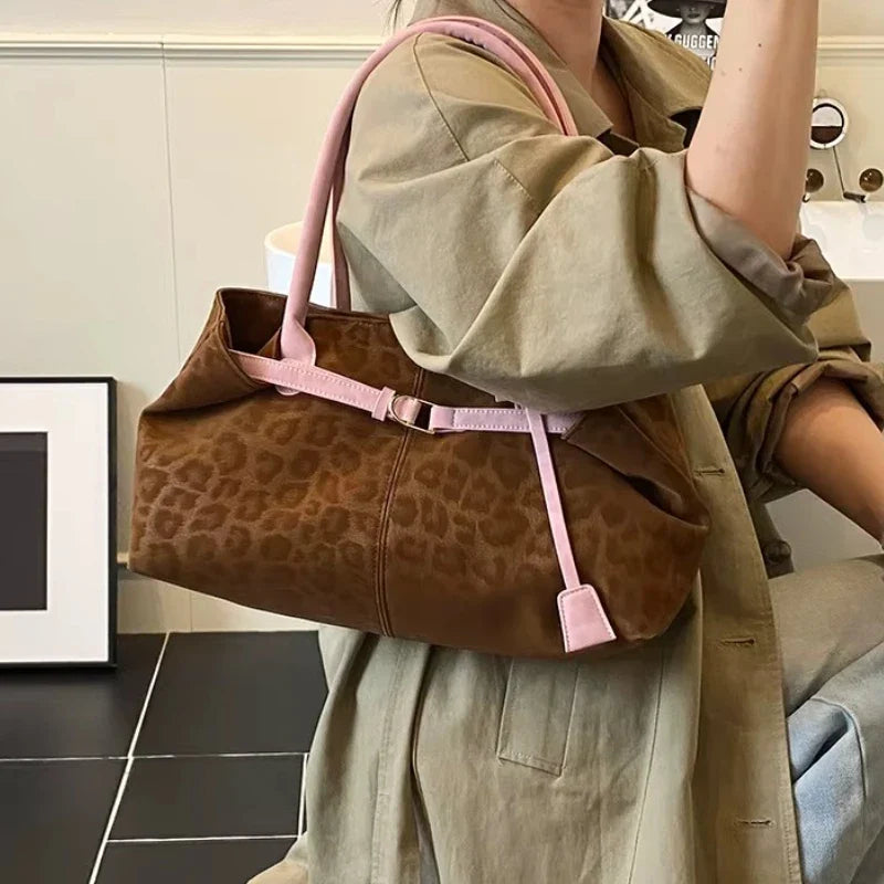 Chic Leopard Shoulder Tote