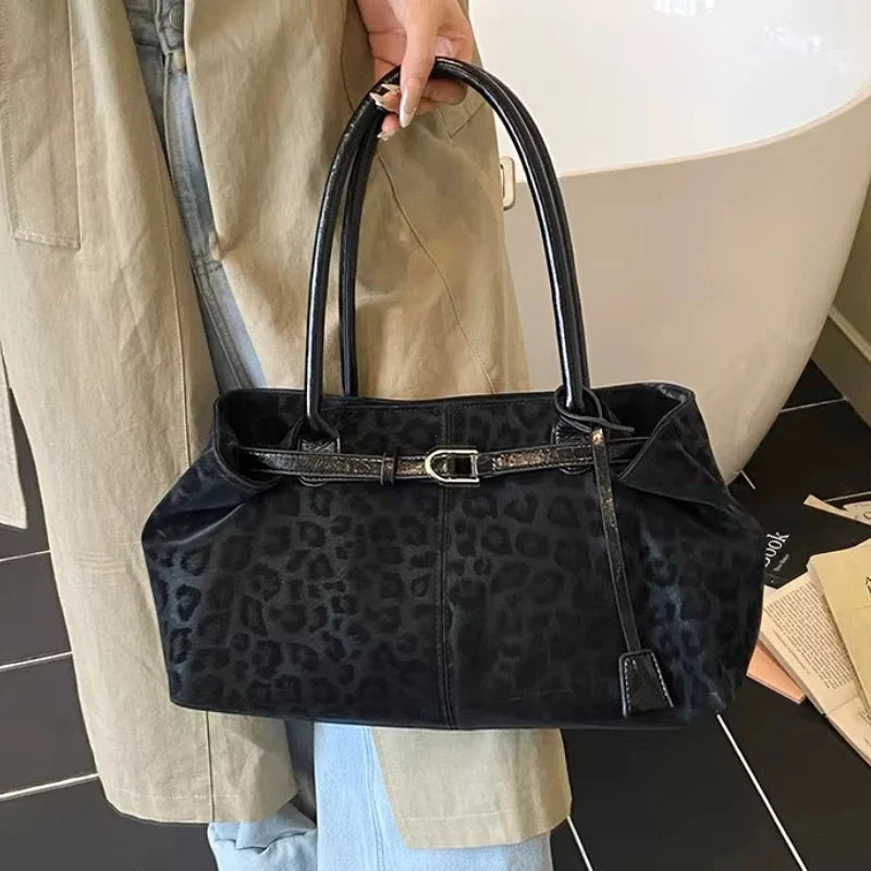 Chic Leopard Shoulder Tote
