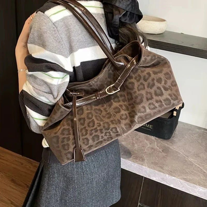 Chic Leopard Shoulder Tote
